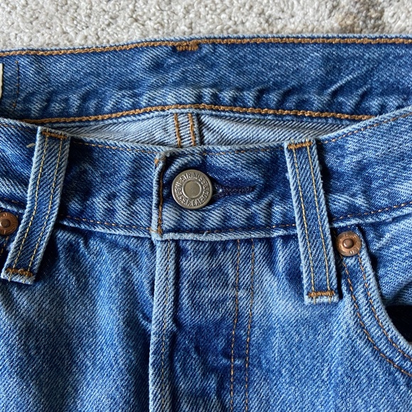 Levi's // Slightly Distressed 501 Jeans // Size 25 - Picture 6 of 12
